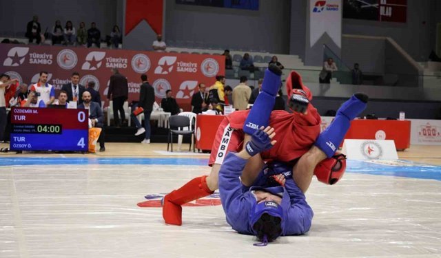 İstanbul'daki 'Sambo Şampiyonası'nda Elazığ rüzgarı