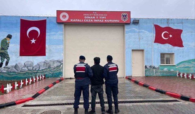 Jandarma farklı suçlardan aranan 34 kişiyi yakaladı