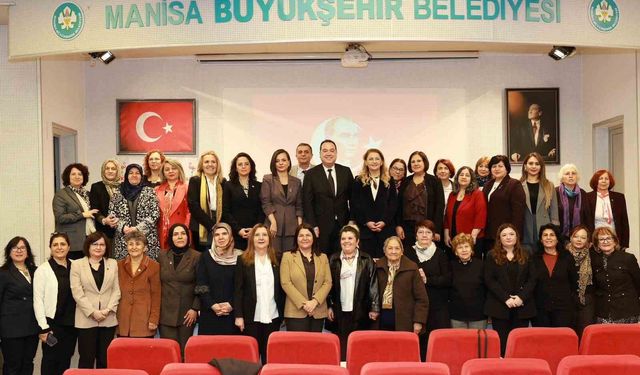 Kadın belediye başkanları Manisa'da buluştu