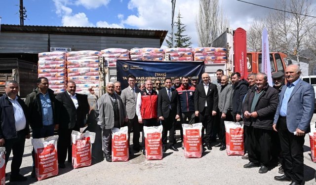 Kahramanmaraş'ta 320 üreticiye 6 bin kilogram ayçiçeği tohumu dağıtıldı