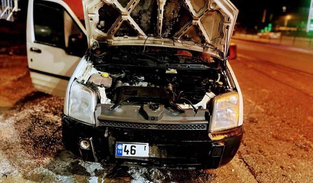 Kahramanmaraş'ta iki farklı noktada araç yangını söndürüldü