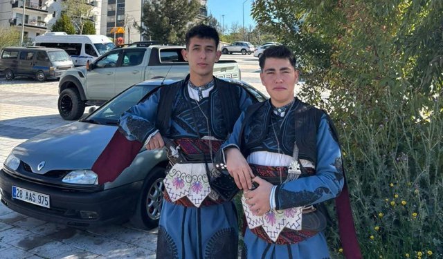 Kaleli öğrenciler halk oyunlarında bölge derecesi aldı