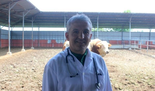 Karanfil 'Veteriner hekim çiftlikten sofraya sağlığın adıdır'