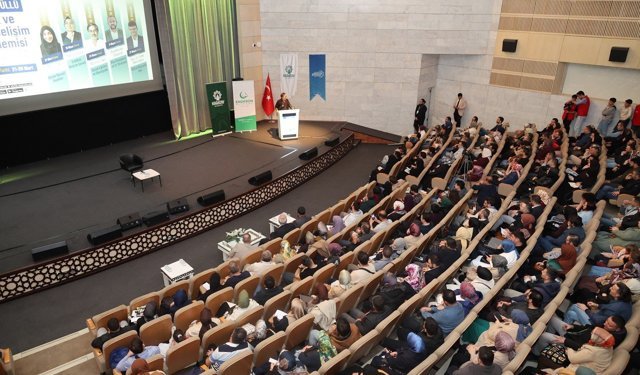 Karatay'da 'Evlilik ve Aile Gelişim Akademisi' yoğun ilgiyle sürüyor