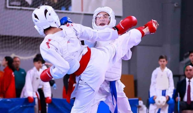 Karatenin yıldızları Denizli'de buluştu