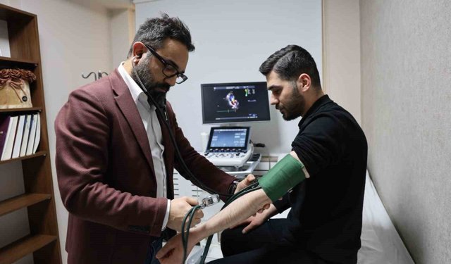 Kardiyoloji Uzmanı Demirkıran: 'Sağlıklı bir kalp için sigara ve alkolden uzak durmak büyük önem taşır'