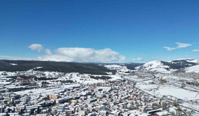Kars ve Sarıkamış beyaza büründü: Doğu'nun masalsı kış manzarası havadan görüntülendi