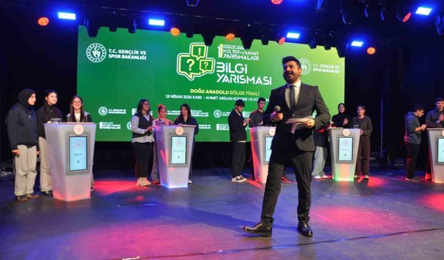 Kars'ta genç yetenekler sahne aldı: Bölge finalinde kültür ve sanat rüzgarı