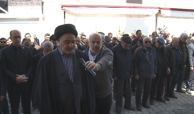 Kars'ta Kahramanmaraş'taki okul saldırısının acısı paylaşıldı: Gıyabi cenaze namazı ve anlamlı yürüyüş