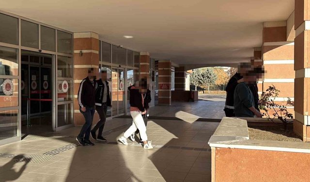 Kastamonu'da uyuşturucu operasyonlarında gözaltına alınan 3 şüpheli tutuklandı