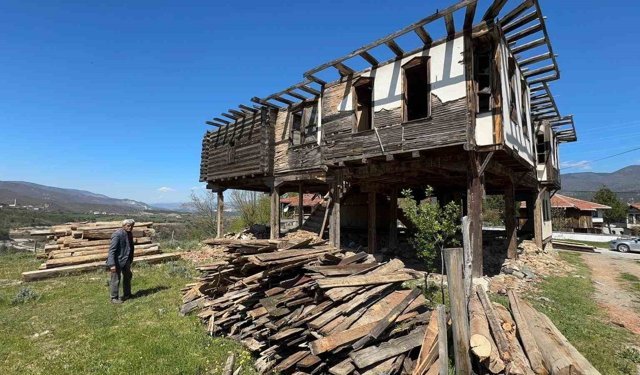 Kastamonu'da yıkılma tehlikesi bulunan tescilli tarihi konak için yıkım kararı