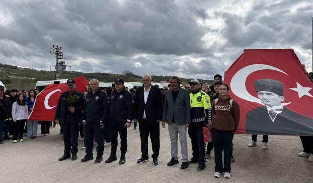 Kavga ihbarı üzerine geldiler, alkışlarla karşılandılar