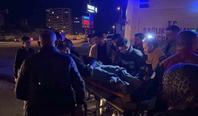 Kayseri'de SUV araç ile otomobil çarpıştı: 3'ü ağır 4 yaralı