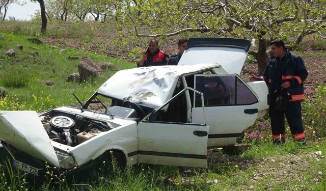 Kilis'te kontrolden çıkan Tofaş fıstık tarlasına girdi: 4 yaralı
