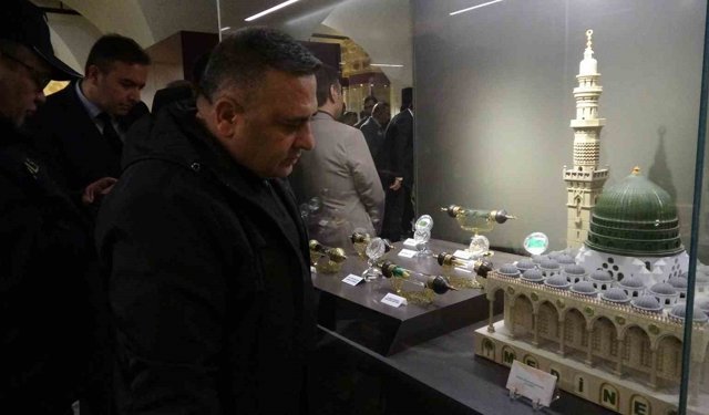 Kilis'te Mukaddes Emanetler sergisi ziyarete açıldı