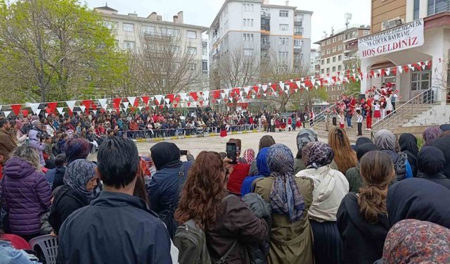 Kırşehir'de 23 Nisan coşkuyla kutlandı