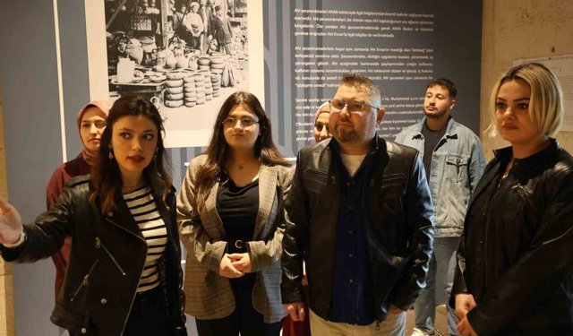 Kırşehir'de gençler 88 saatlik eğitimin ardından müzede rehberlik yapıyor