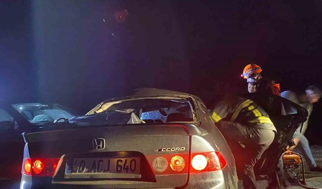 Kırşehir'de iki otomobil çarpıştı: 6 yaralı