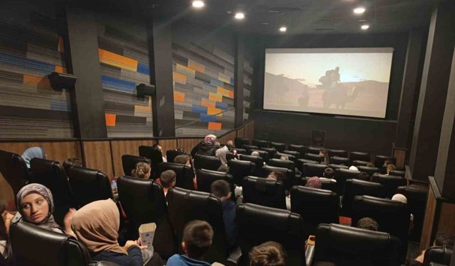 Köyceğizli gençler, sinemada '571: Rahmet Peygamberi Hz. Muhammed' filmini izledi