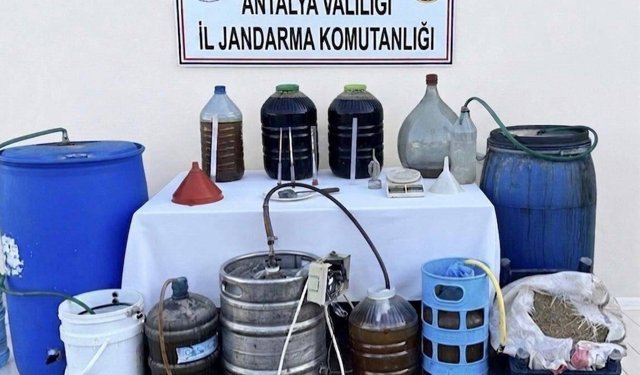 Kumluca'da 800 litre kaçak alkol ele geçirildi