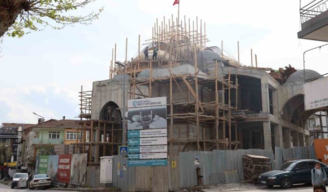 Kuruçeşme Merkez Cami şekilleniyor