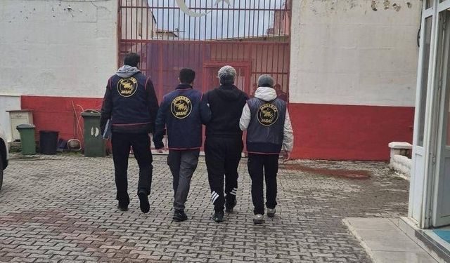 Kuşadası'nda 18 yıl hapis cezası bulunan firari yakalandı