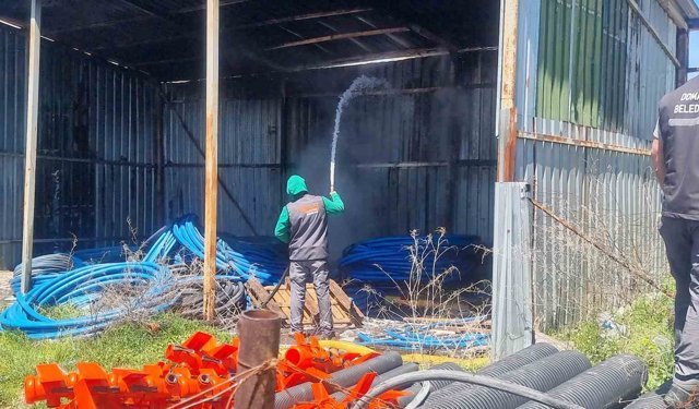 Kütahya'da depo yangını paniğe neden oldu