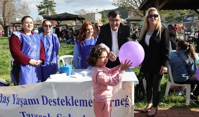 Kütahya'da Romanlar Günü coşkusu Kent Park'ta yaşandı
