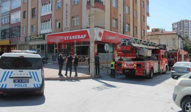 Lokantanın bacasında çıkan yangın söndürüldü