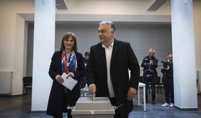 Macaristan'da ilk sonuçlara göre seçimi muhalefet lideri Peter Magyar kazandı
