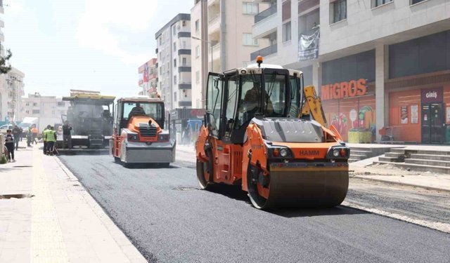 Mardin Büyükşehir Belediyesi, asfalt ve yol yenileme seferberliği başlattı