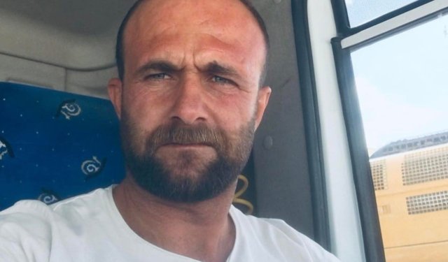 Mardin'de kamyon ile tırın çarpıştığı kazada sürücü hayatını kaybetti