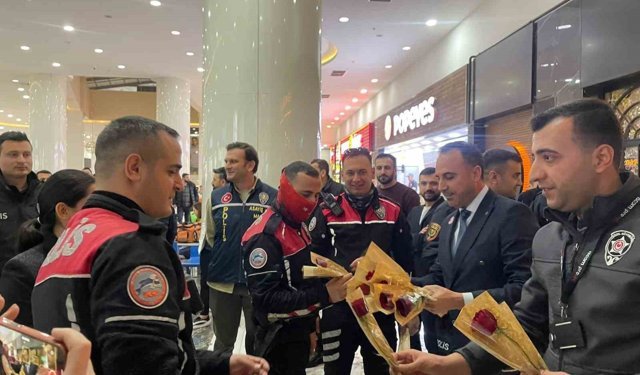 Mardin'de kavga ihbarına giden polislere sürpriz kutlama