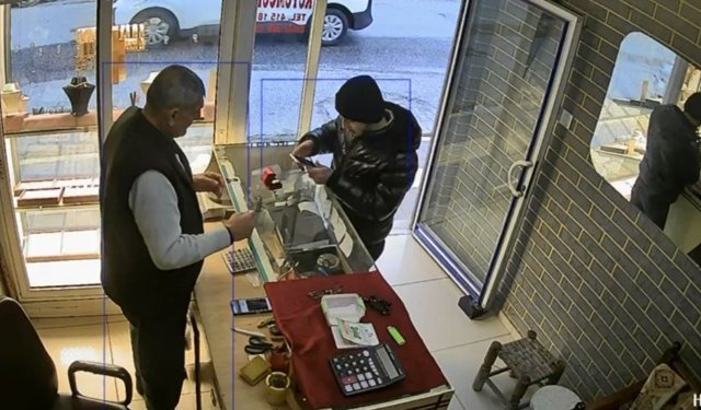 Mardin'de kuyumcuya müşteri gibi girip yüzük çalan hırsız tutuklandı