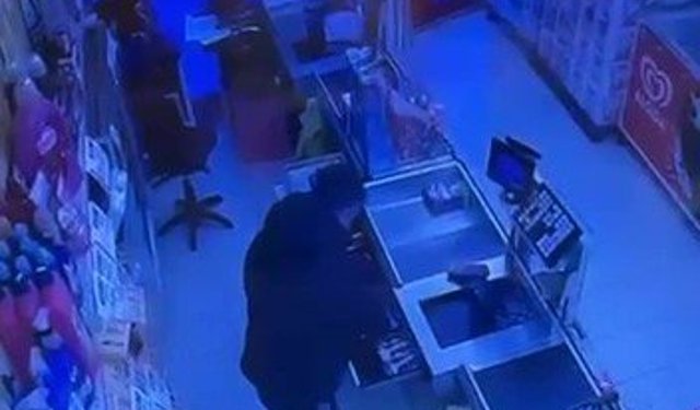 Marketten nakit para ve sigara çalan şüpheli kameralara yansıdı