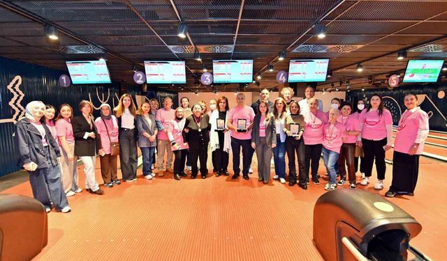 Meme kanseri hastaları doktorlarıyla bowling pistinde buluştu