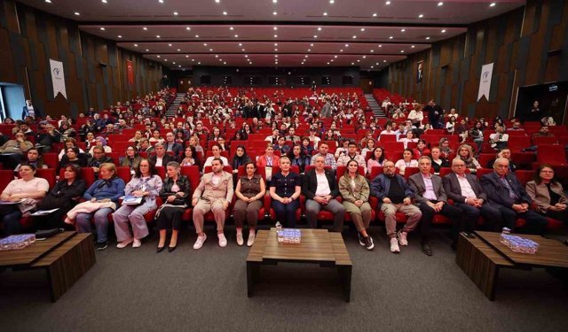 Merkezefendi Belediyesi MBLab Ai eğitimleriyle gençleri yapay zekanın geleceğine hazırlıyor