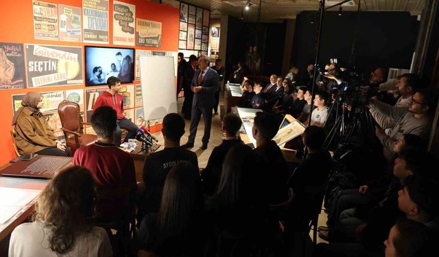 Milli Eğitim Bakanı Tekin'den Aydın'da 'Demokrasi ve Însan' dersi