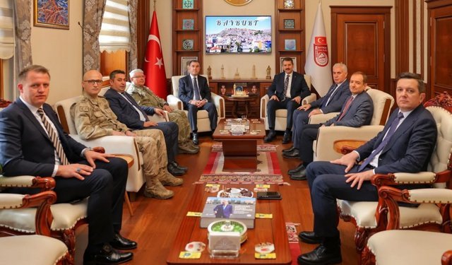 Milli Savunma Bakan Yardımcısı Ayhan'dan memleketi Bayburt'a ziyaret