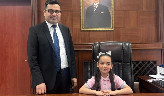 Miniklerden Kaymakam Köksal'a 23 Nisan Ziyareti