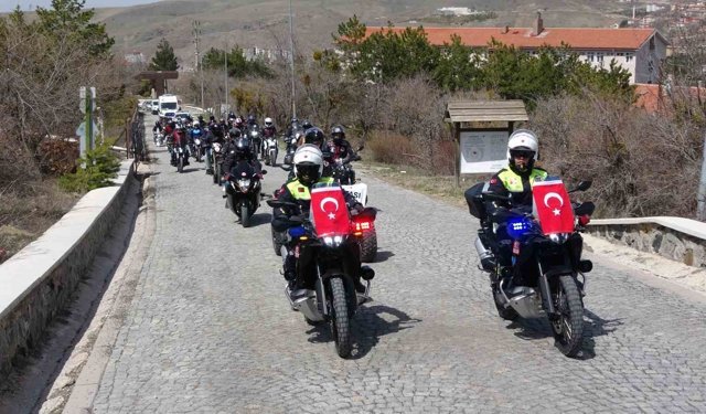 Motosiklet tutkunları Çamlık Milli Parkı'nda buluştu