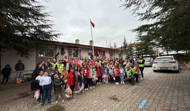 Motosiklet tutkunları çocukları unutmadı
