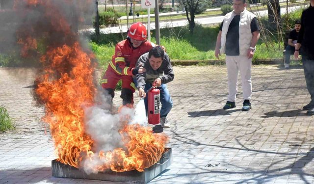 MSKÜ akademik ve idari personeline yangın eğitimi