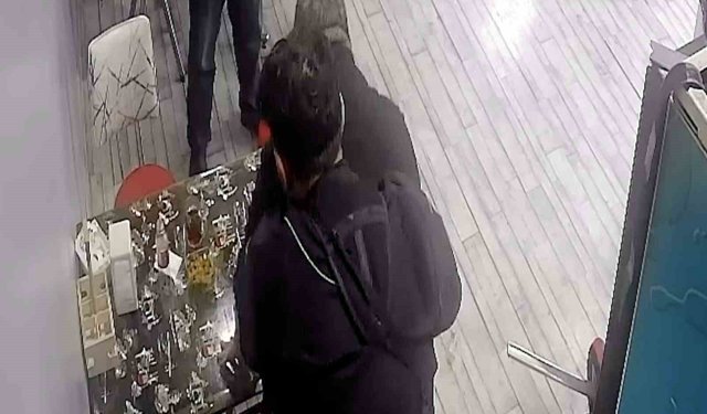 Nefes borusuna çilek takılan döner ustasını kurye kurtardı