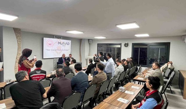 Niğde'de yeni evlenen çiftlere yeni doğan destek çantası desteği