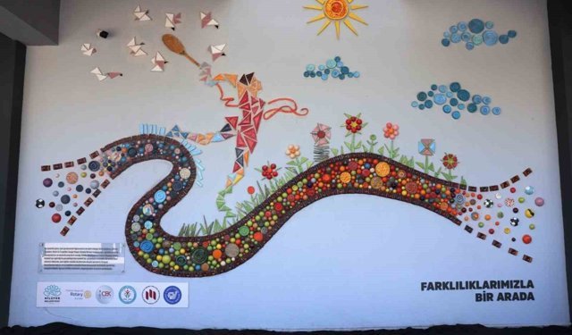Nilüfer'de renkli dayanışma: Sanat ve sevgi panosu