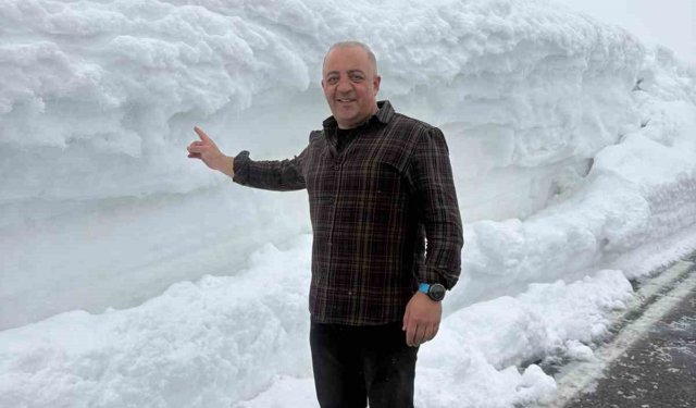 Nisan ortasında kış geri döndü: Kars-Erzurum karayolu beyaza gömüldü