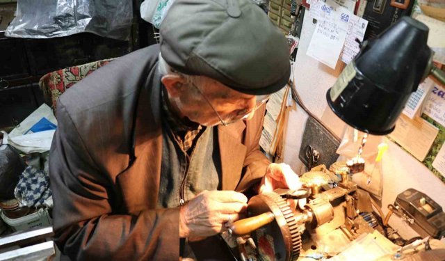 Ömrünü anahtara adadı, 84 yaşında hâlâ tezgâh başında