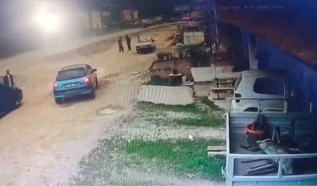 Önce konuştu, sonra çarptı: O anlar kameraya yansıdı