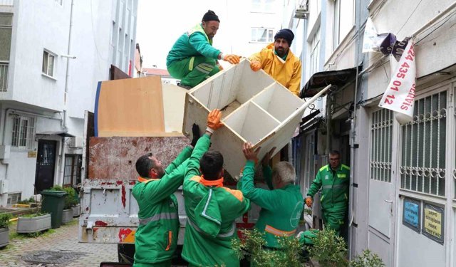 Osmangazi'de çöp eve müdahale